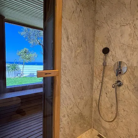 Root Redrock Villa *