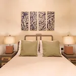 Root Redrock Villa