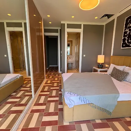 Villa Root Redrock